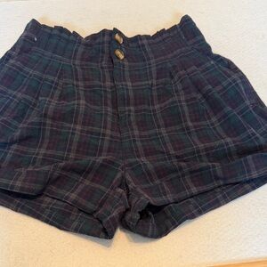 American Eagle Outfitters High Waist Plaid Shorts - navy and Red